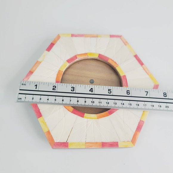 Pink Yellow & Orange Shell (?) and Wood Table Top Round Photo Picture Frame - Picture 7 of 8